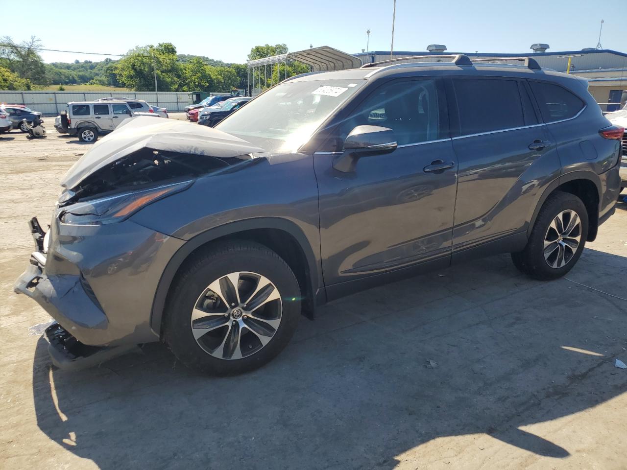 2022 TOYOTA HIGHLANDER XLE VIN:5TDHZRBH1NS244955