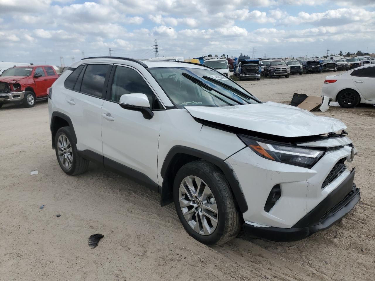 2024 TOYOTA RAV4 XLE PREMIUM VIN:2T3C1RFV3RW352290