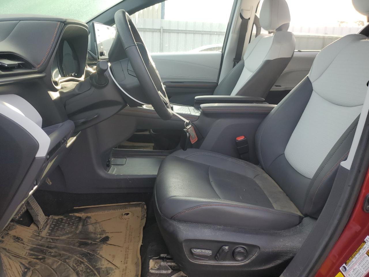 2024 TOYOTA SIENNA XSE VIN:5TDXSKFC4RS112915