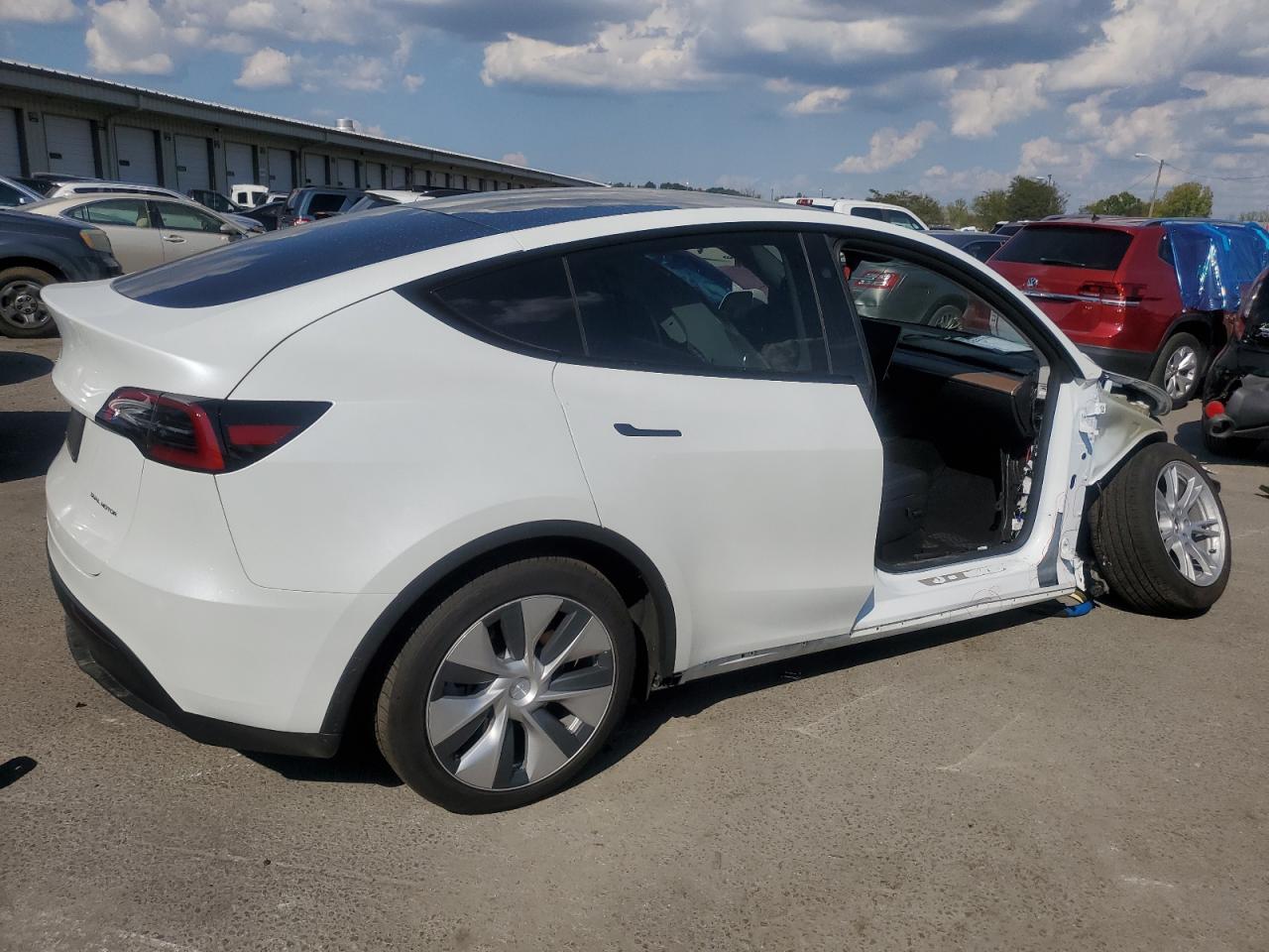 2023 TESLA MODEL Y  VIN:7SAYGDEEXPF810843