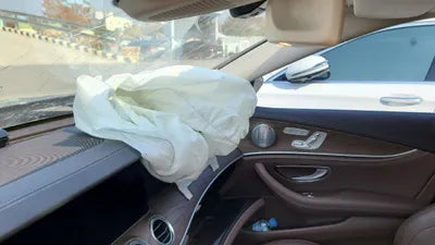 2019 Mercedes-Benz E 300 WDDZF4KB7KA585304 VIN:WDDZF4KB7KA585304