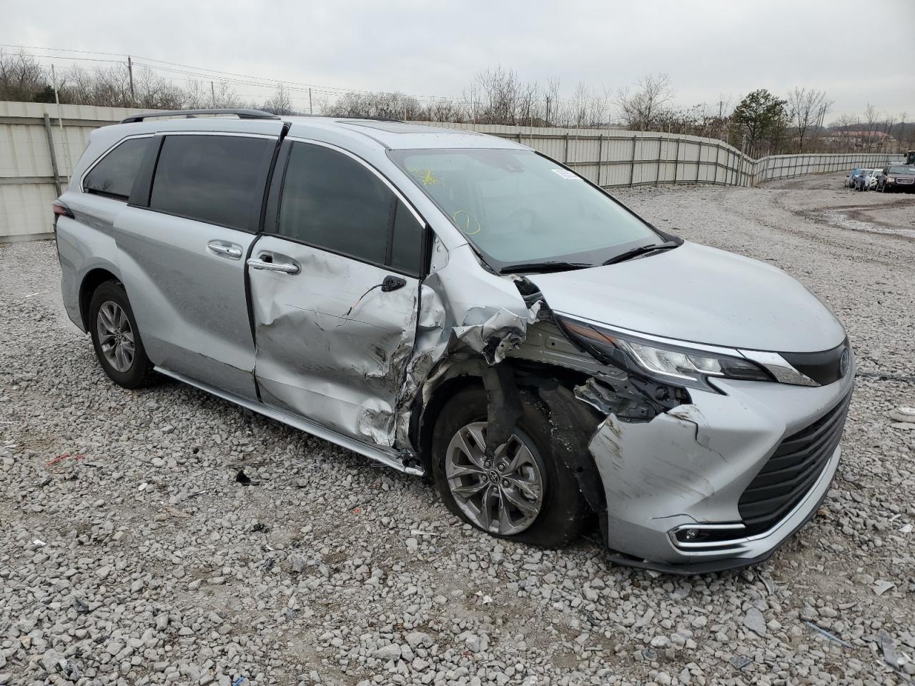 2022 TOYOTA SIENNA XLE VIN:KMHEC4A49EA117675