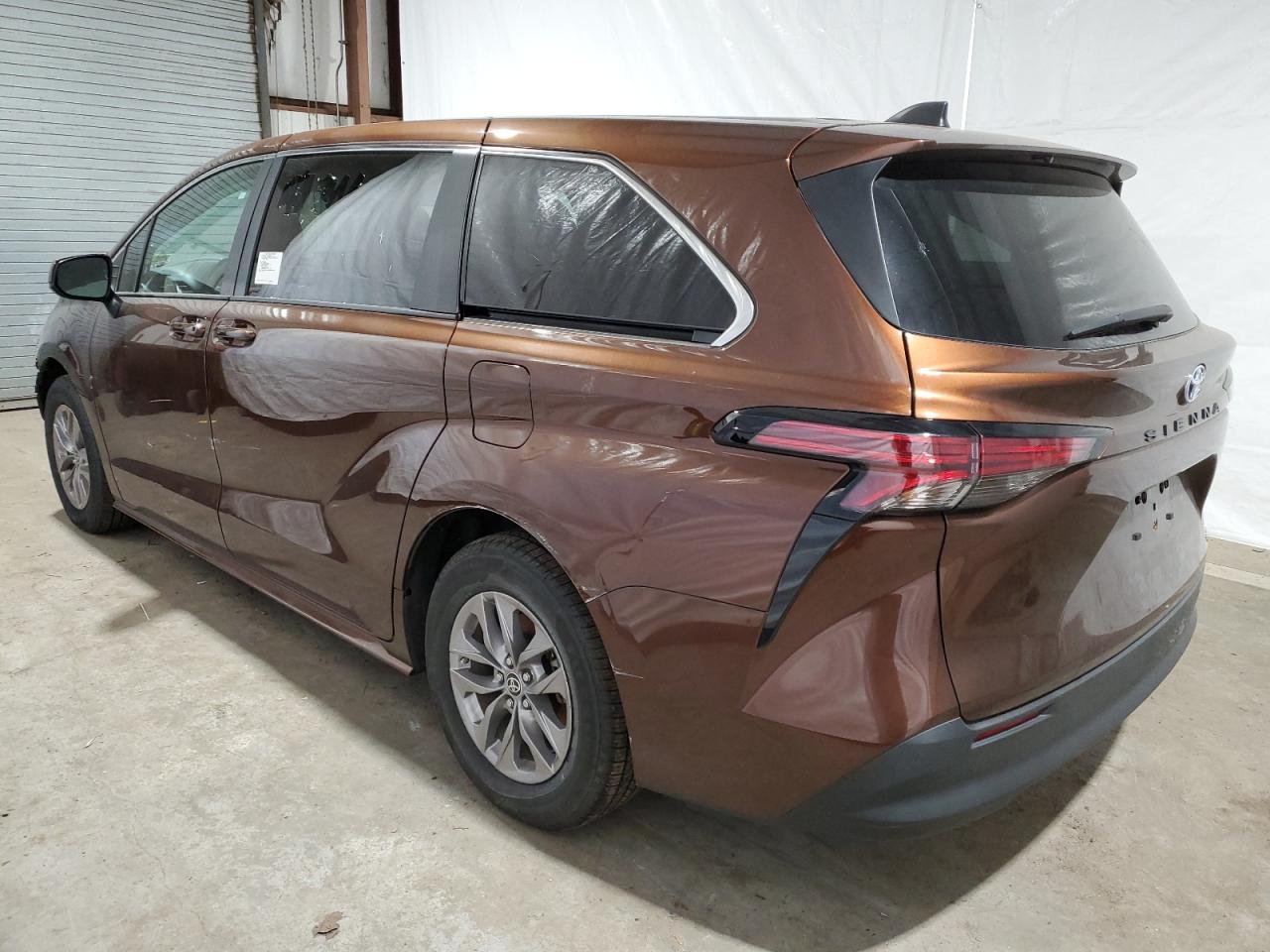 2022 TOYOTA SIENNA LE VIN:5TDKRKEC9NS123006