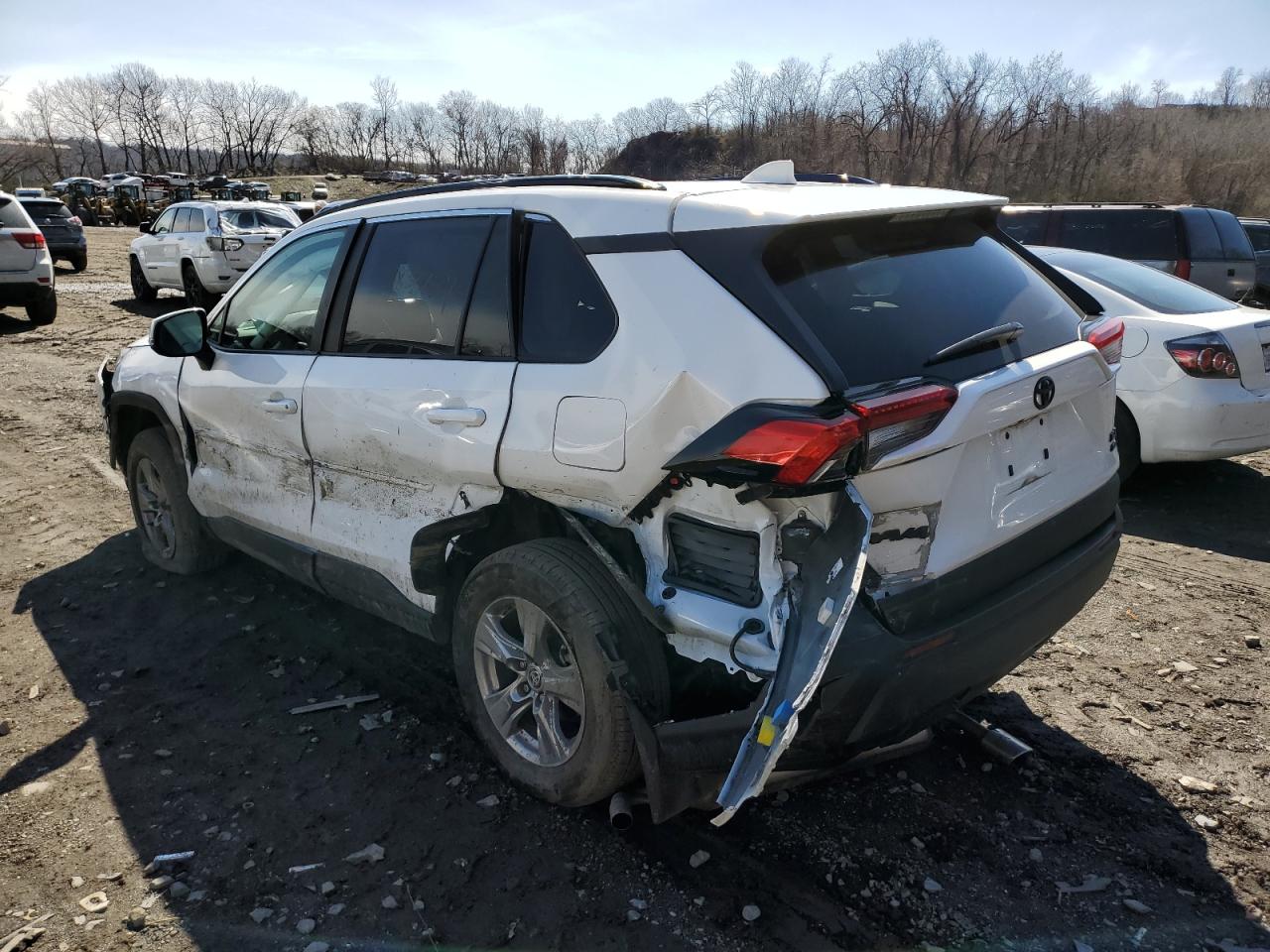 2022 TOYOTA RAV4 XLE VIN:2T3P1RFV3NW318295