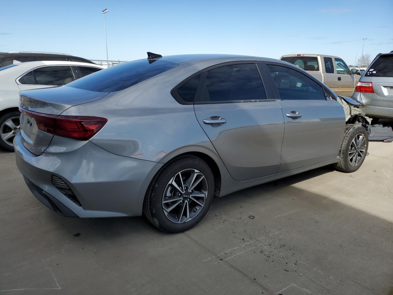 2022 KIA FORTE FE VIN:3KPF24AD7NE492425
