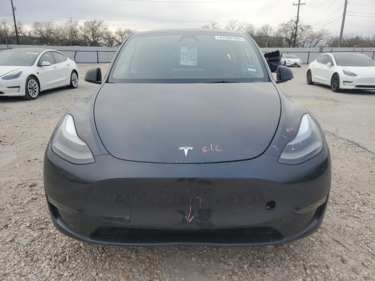 2024 TESLA MODEL Y  VIN:7SAYGDEE1RA235662
