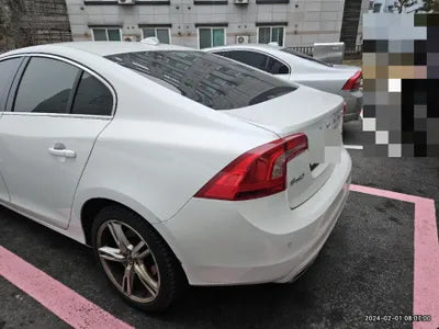 2017 Volvo S60 VIN: