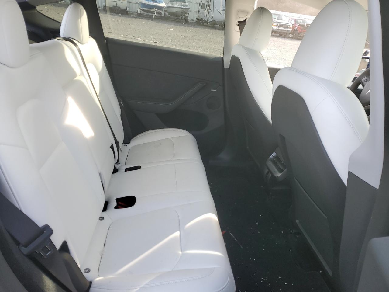 2024 TESLA MODEL Y  VIN:7SAYGDEE2RA217445