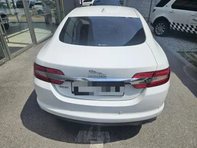 2015 Jaguar XF VIN: