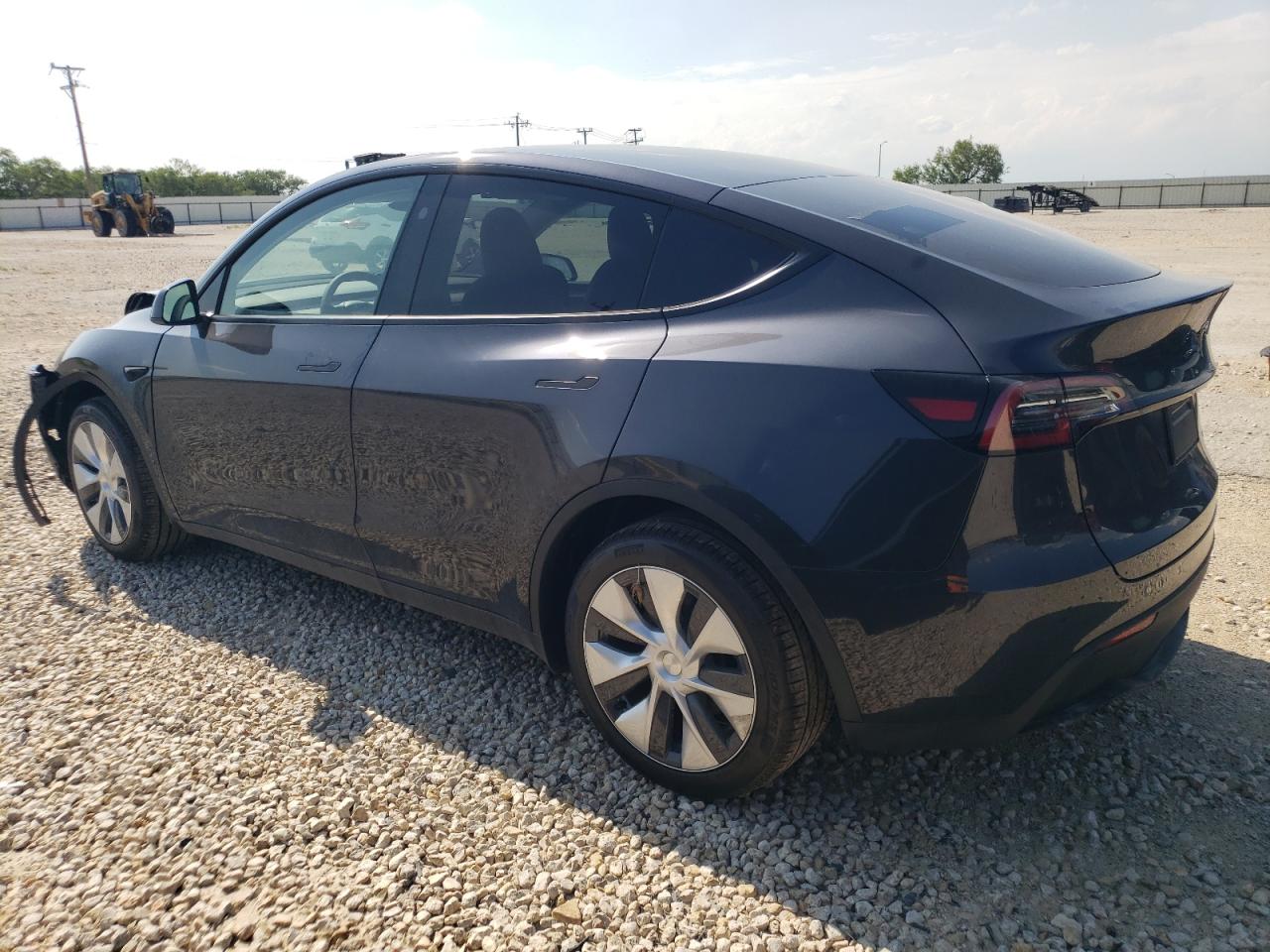 2024 TESLA MODEL Y  VIN:7SAYGDEE8RA278136