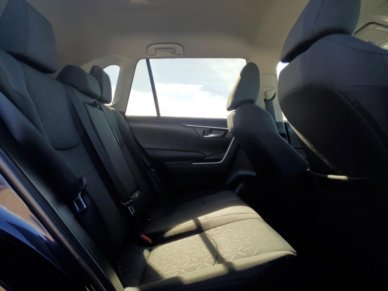 2022 TOYOTA RAV4 XLE VIN:2T3W1RFV0NW201902