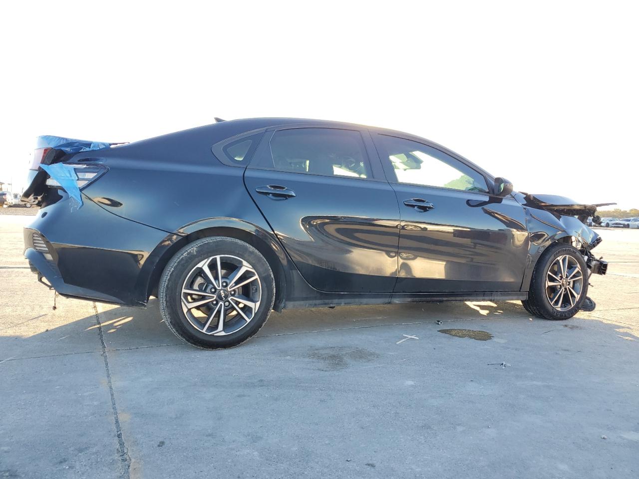2023 KIA FORTE LX VIN:3KPF24AD5PE676085