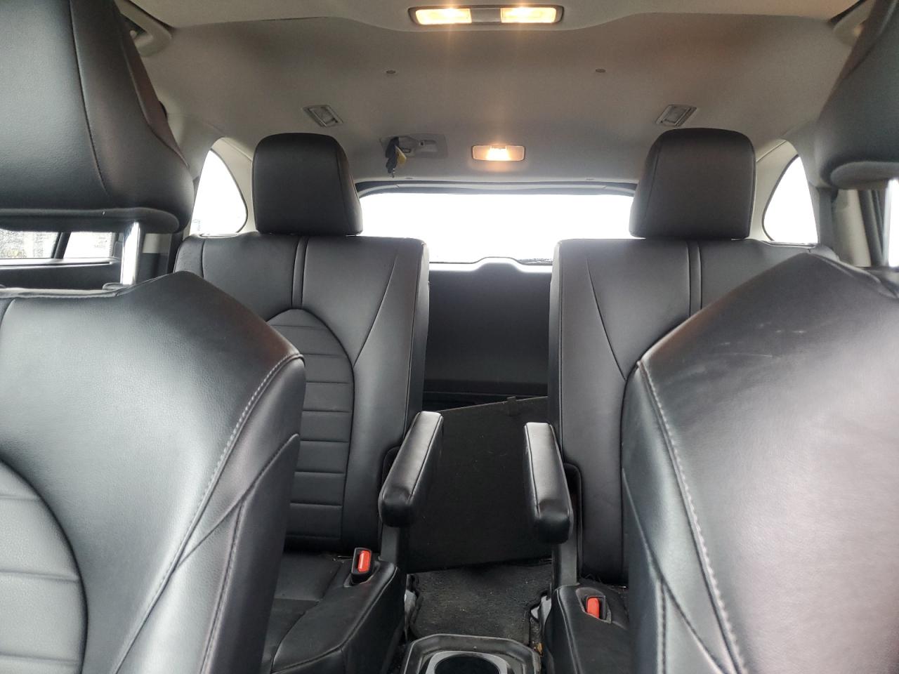 2022 TOYOTA HIGHLANDER XLE VIN:5TDGZRBH8NS586012