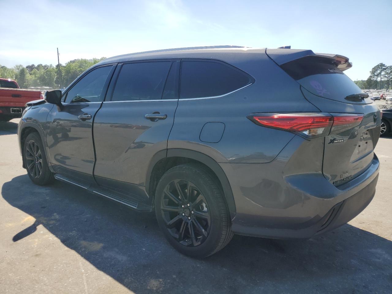 2022 TOYOTA HIGHLANDER XLE VIN:5TDGZRAH3NS560077