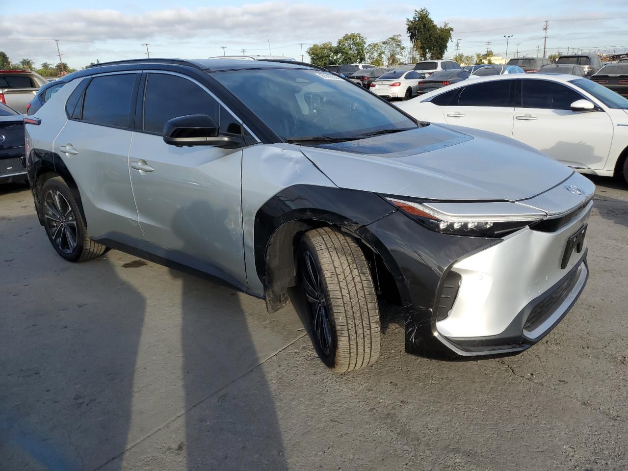 2023 TOYOTA BZ4X XLE VIN:JTMABACA7PA025037