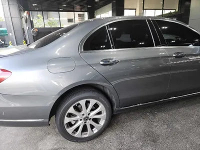 2018 Mercedes-Benz E 300 VIN: