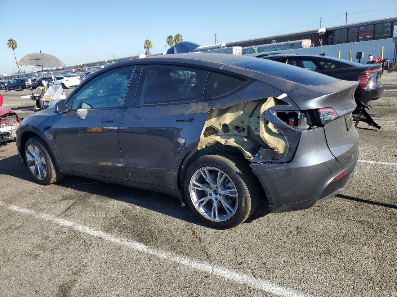 2023 TESLA MODEL Y  VIN:7SAYGDED4PF947865