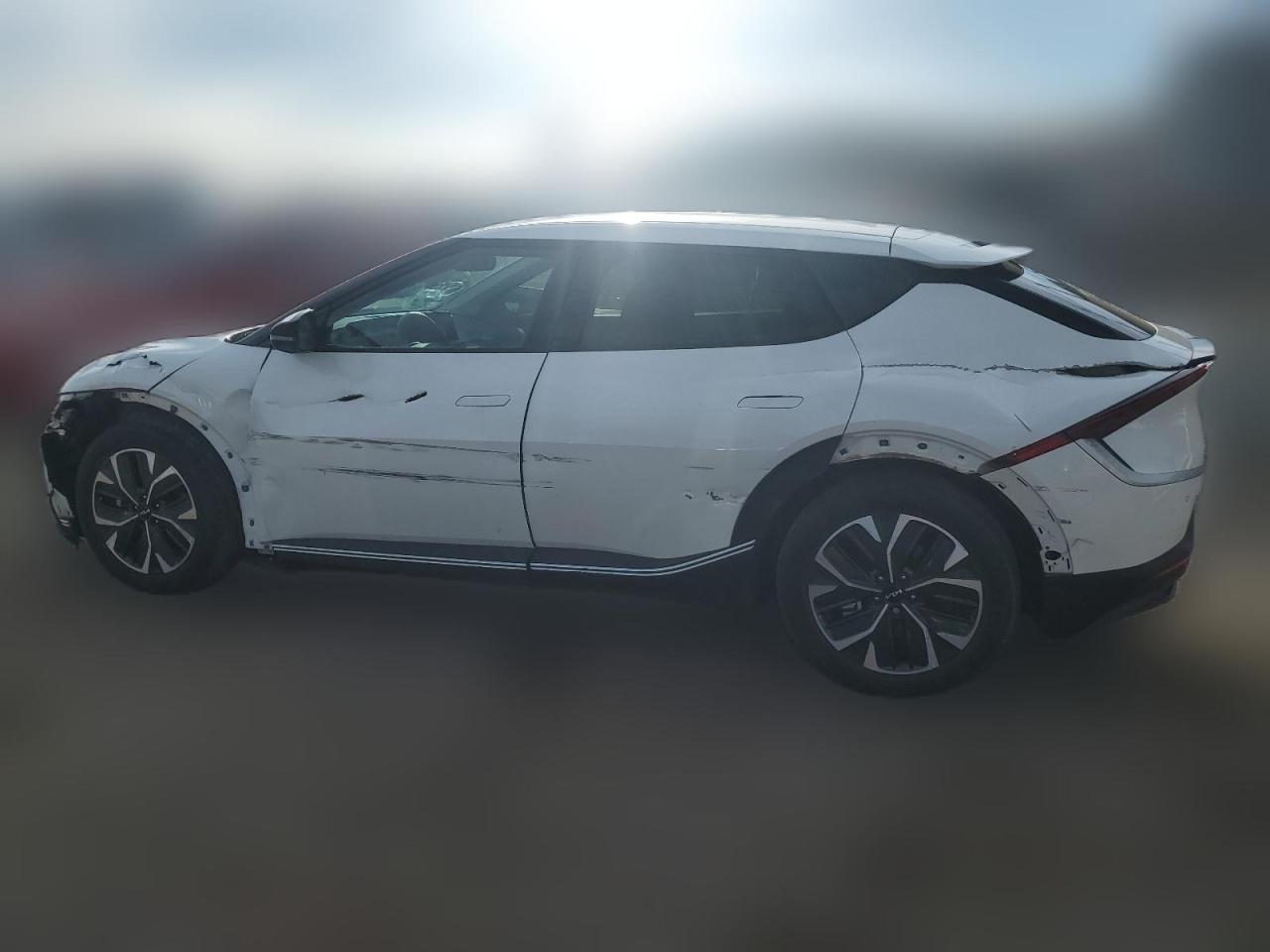 2022 KIA EV6 LIGHT VIN:KNDC34LB6N5079032