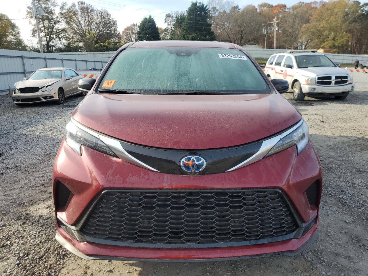 2024 TOYOTA SIENNA XSE VIN:5TDXSKFC4RS112915