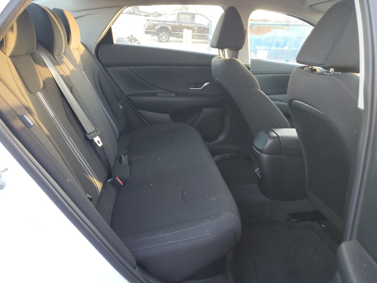 2024 HYUNDAI ELANTRA BLUE VIN:KMHLM4DJ3RU104575