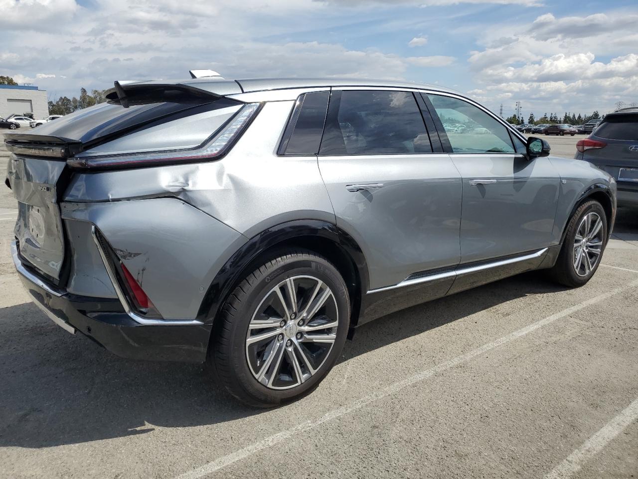 2024 CADILLAC LYRIQ LUXURY VIN:1GYKPRRK6RZ104038