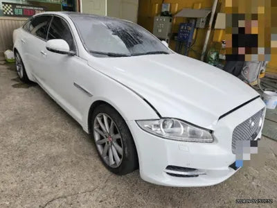 2015 Jaguar XJ VIN: