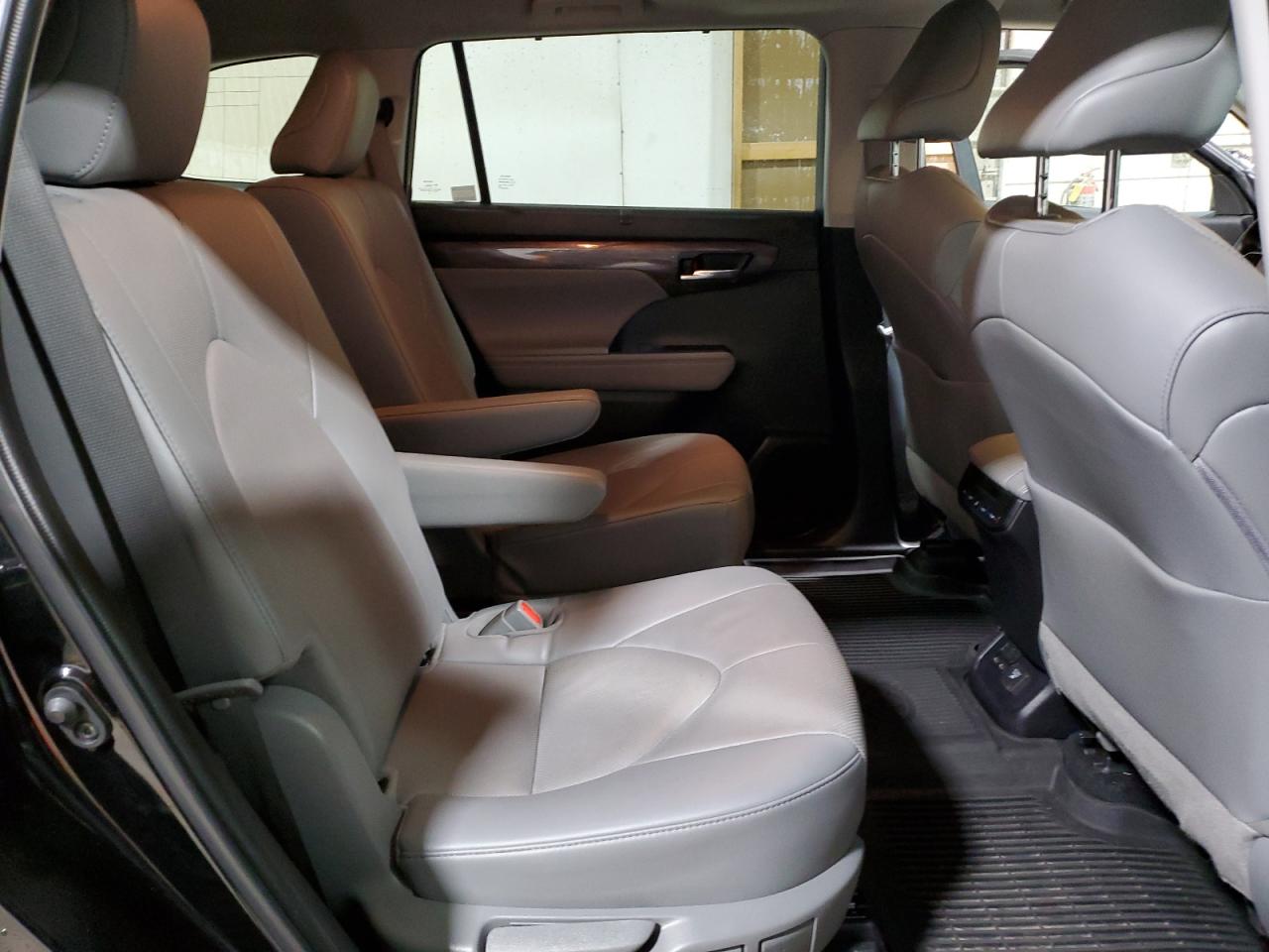 2022 TOYOTA HIGHLANDER HYBRID LIMITED VIN:5TDXBRCHXNS549756