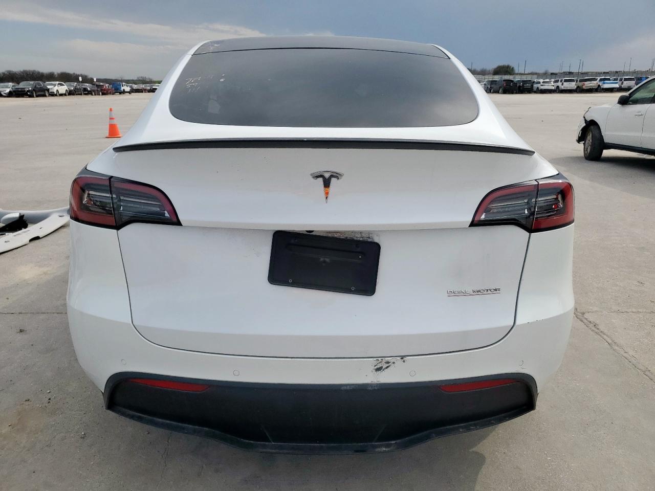 2023 TESLA MODEL Y  VIN:7SAYGDEF6PF590688