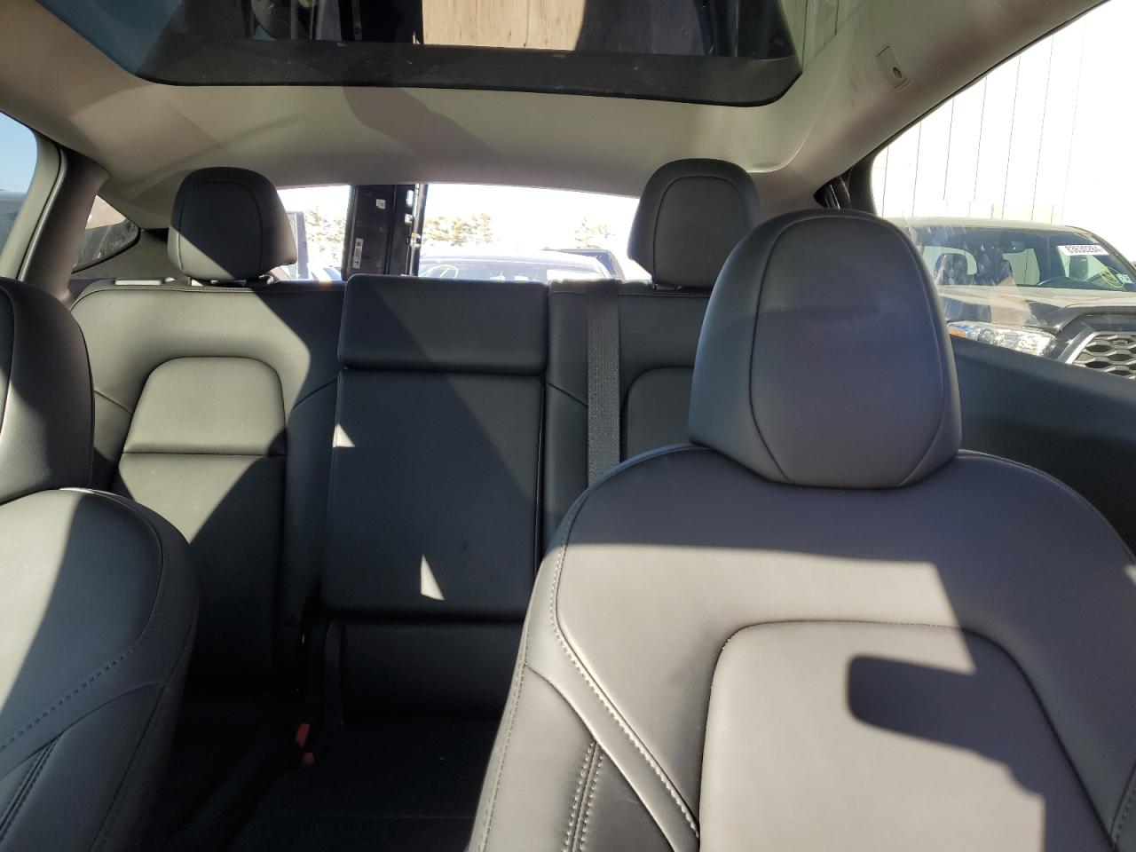 2024 TESLA MODEL Y  VIN:7SAYGAEE3RF004232