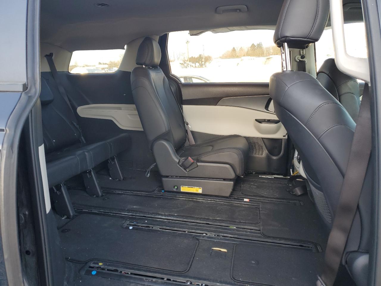 2024 KIA CARNIVAL LX VIN:KNDNB4H35R6343015