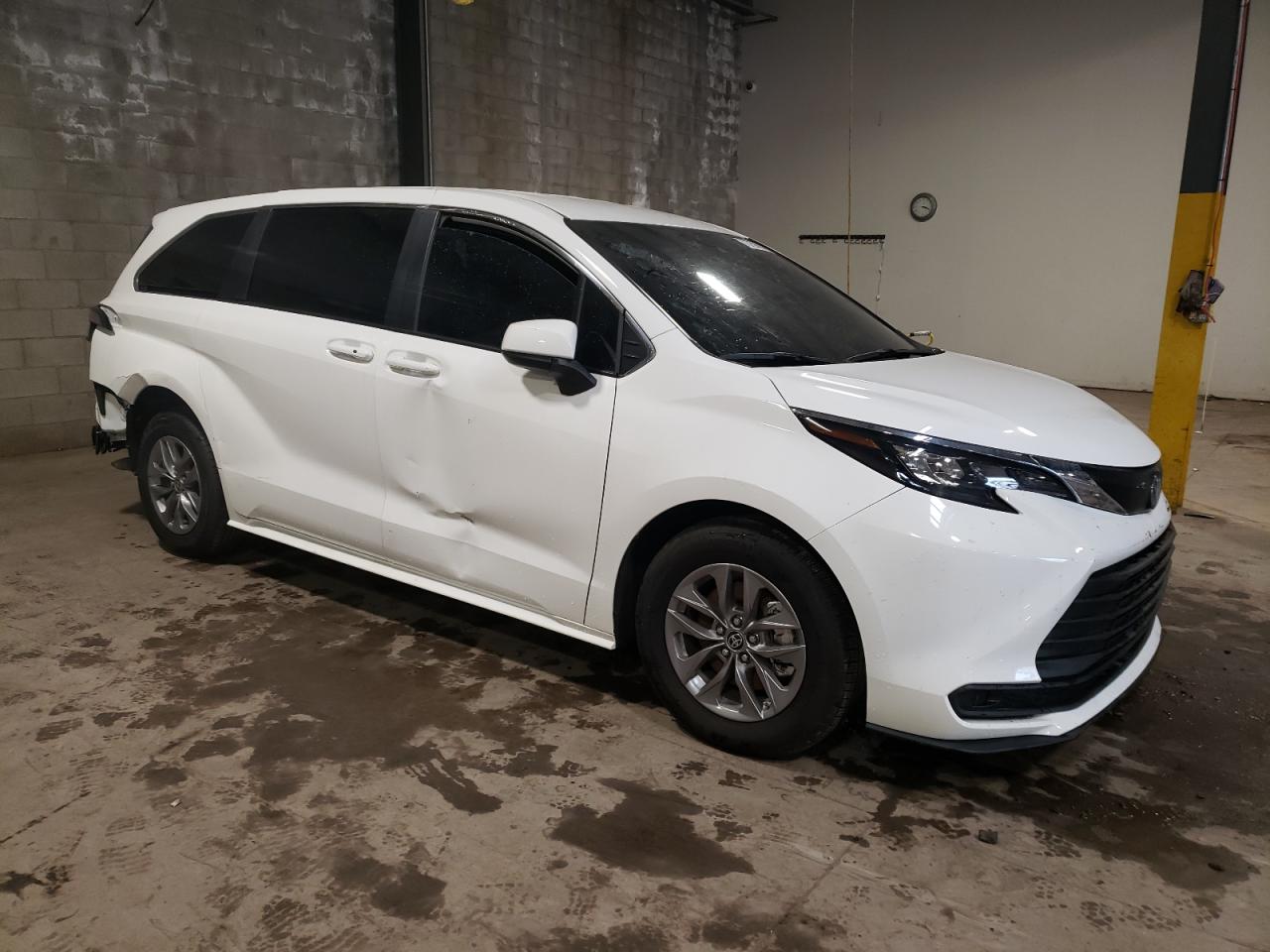 2024 TOYOTA SIENNA LE VIN:5TDKSKFC8RS111034