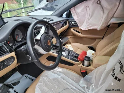 2017 Porsche Macan VIN: