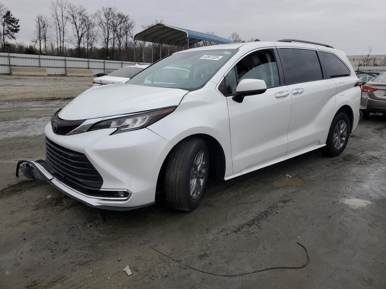 2022 TOYOTA SIENNA XLE VIN:5TDYRKEC6NS104357