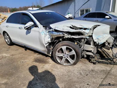 2016 Mercedes-Benz E 220 VIN: