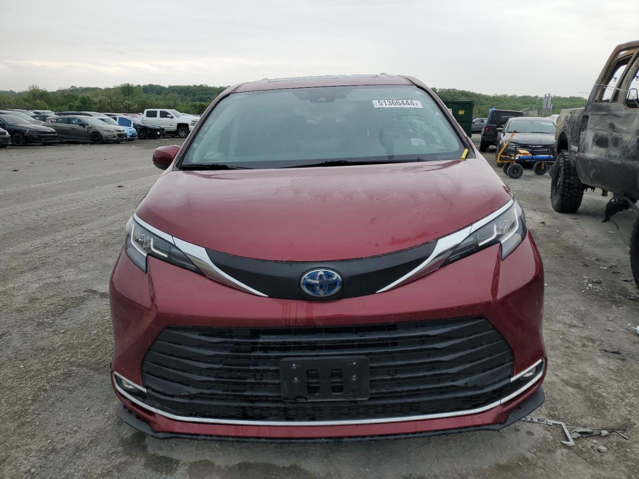 2022 TOYOTA SIENNA XLE VIN:5TDJRKEC6NS095189