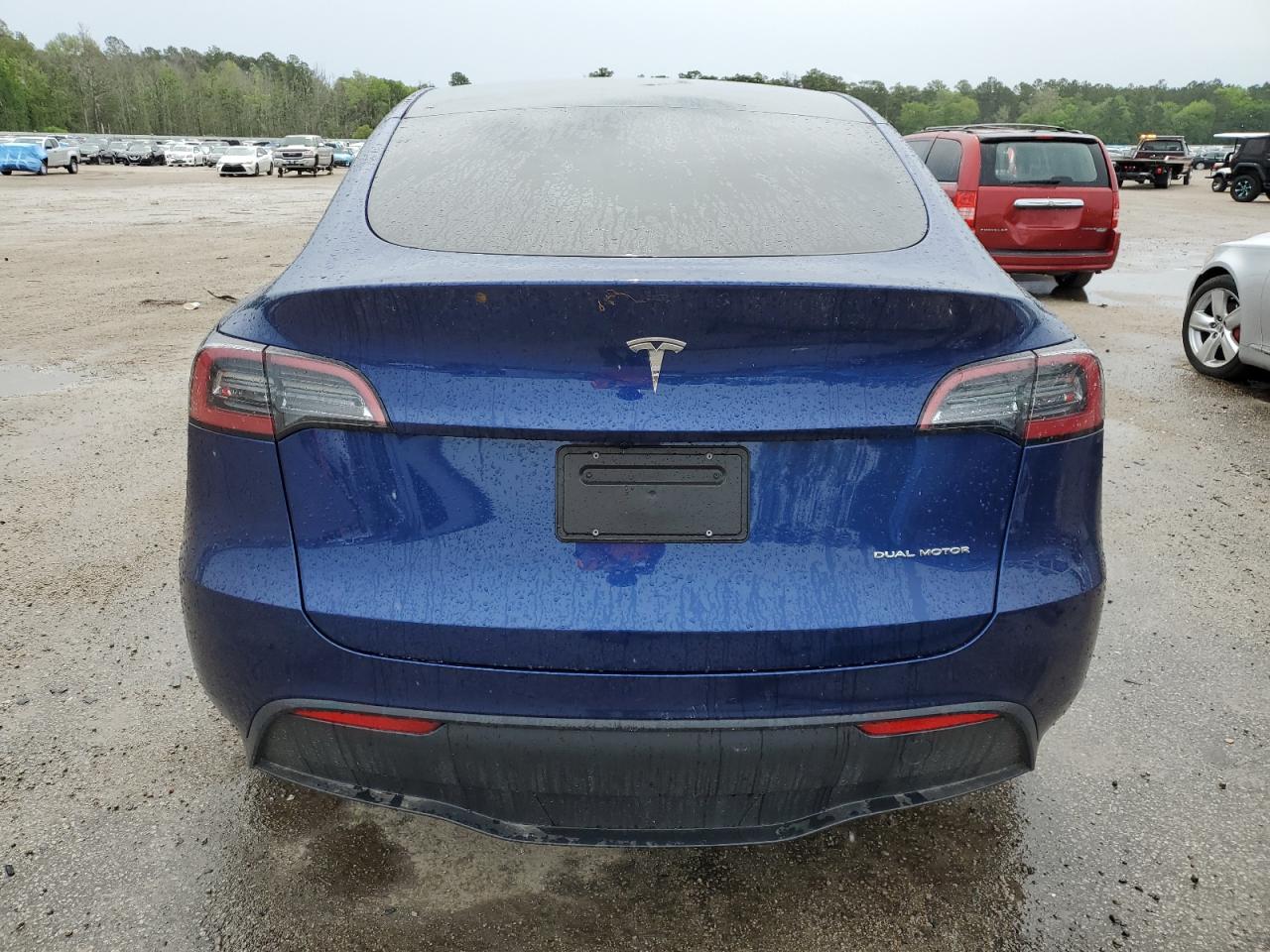 2024 TESLA MODEL Y  VIN:7SAYGDEE9RA237966