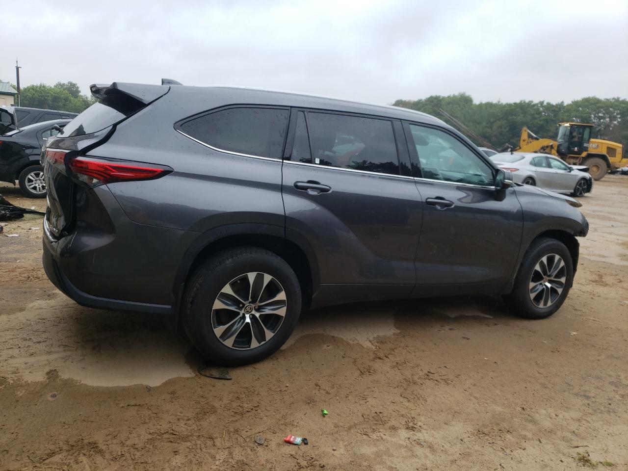 2022 TOYOTA HIGHLANDER XLE VIN:5TDGZRBH7NS180030