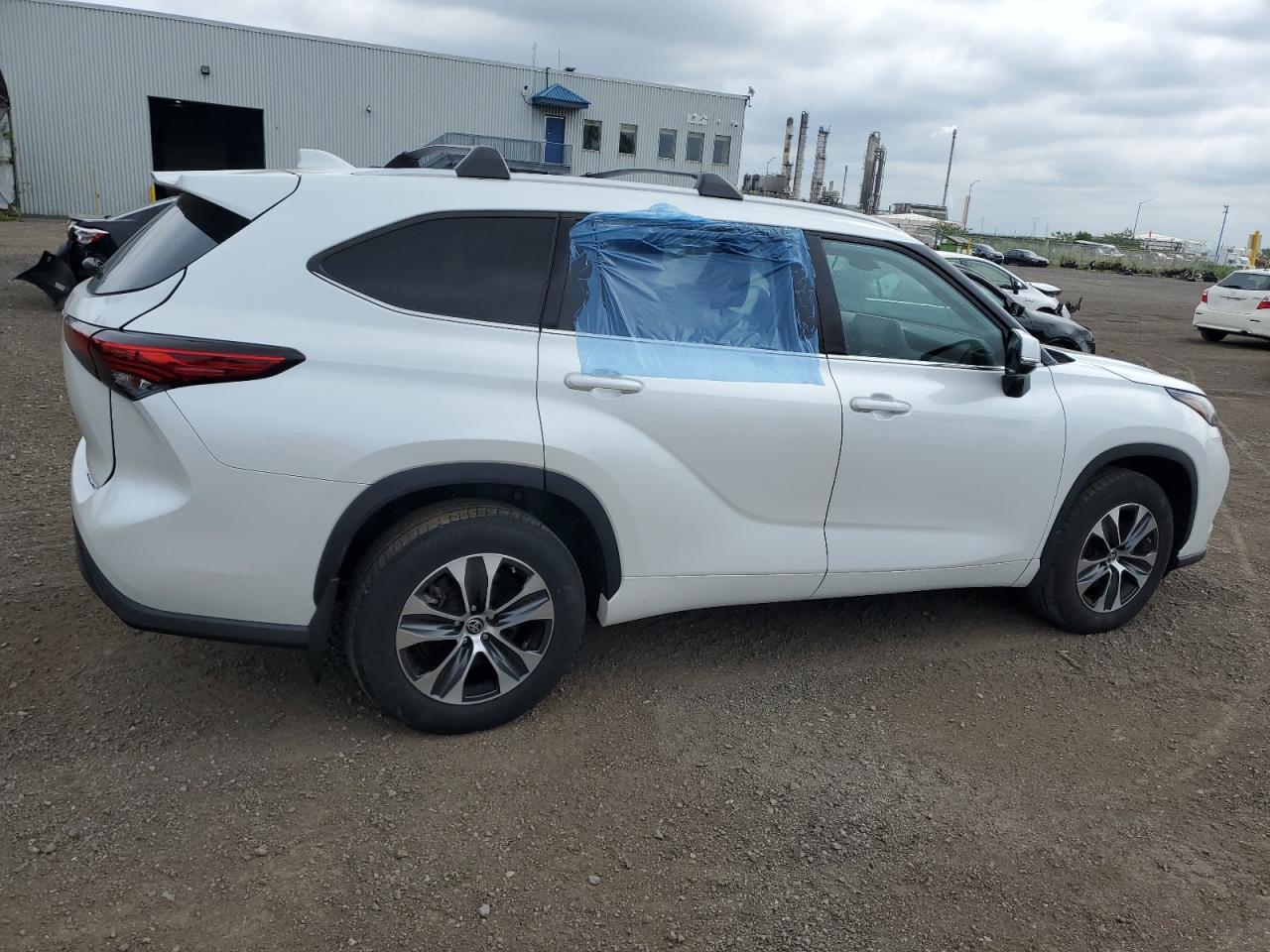 2022 TOYOTA HIGHLANDER XLE VIN:5TDGZRBH9NS199386