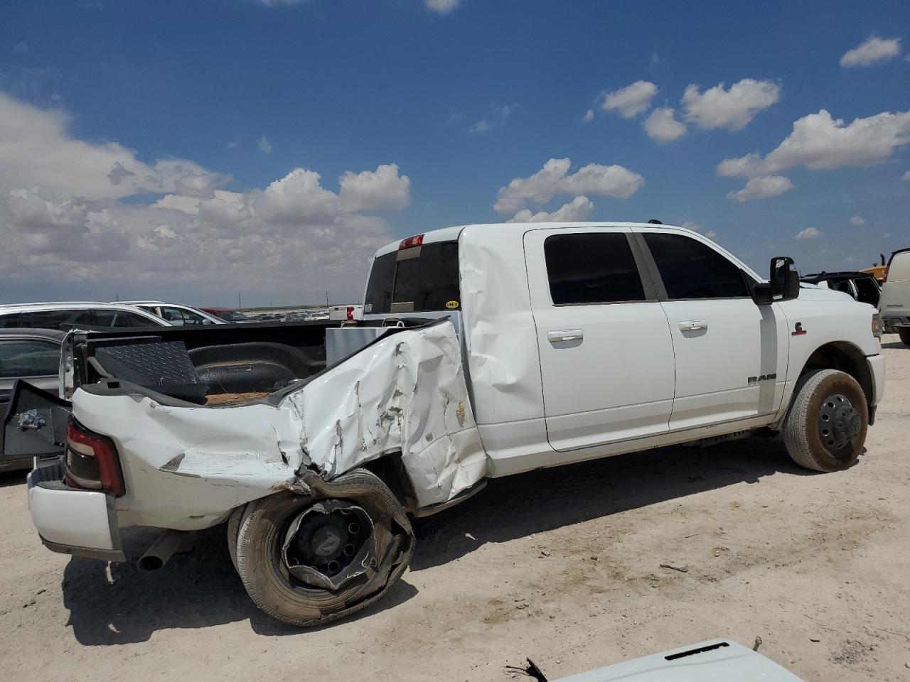 2024 RAM 3500 LARAMIE VIN:3C63RRML0RG229435