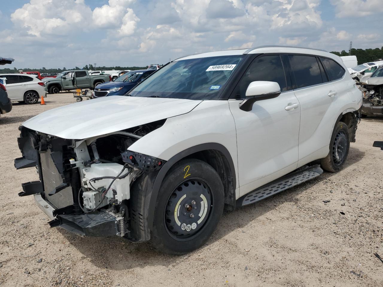 2022 TOYOTA HIGHLANDER XLE VIN:5TDGZRBH7NS567760