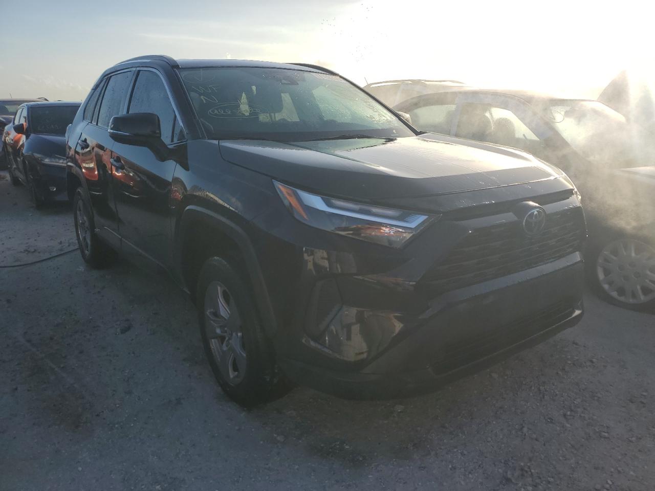 2022 TOYOTA RAV4 XLE VIN:2T3W1RFV1NW194569