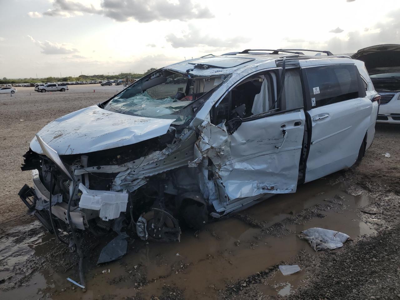 2022 TOYOTA SIENNA LIMITED VIN:5TDZRKEC7NS102427