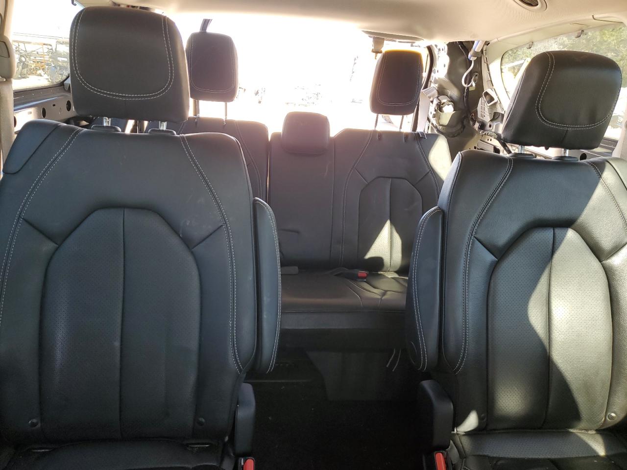 2022 CHRYSLER PACIFICA TOURING L VIN:5UXTS3C52KLR73137