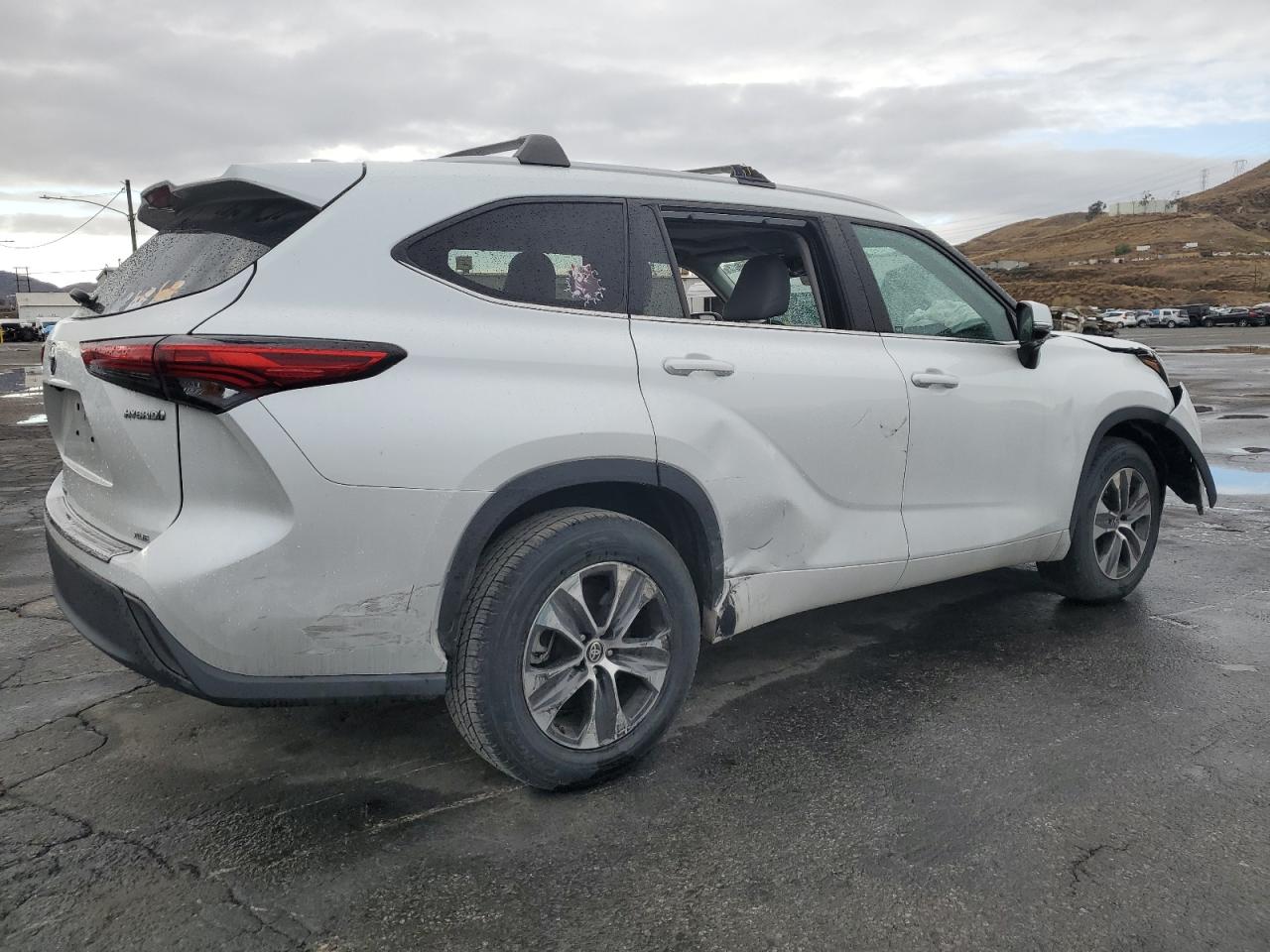 2022 TOYOTA HIGHLANDER HYBRID XLE VIN:5TDHARAHXNS510711