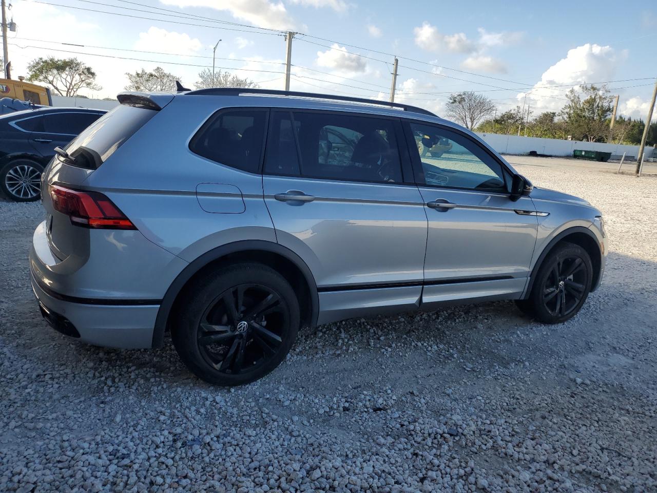 2023 VOLKSWAGEN TIGUAN SE R-LINE BLACK VIN:3VVCB7AX4PM054406