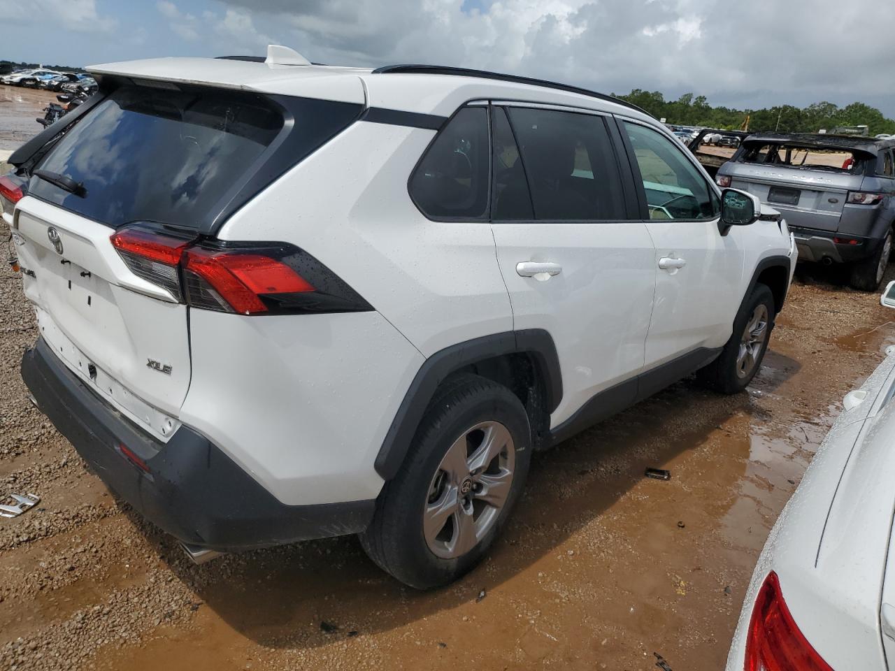 2023 TOYOTA RAV4 XLE VIN:2T3W1RFV1PC226411