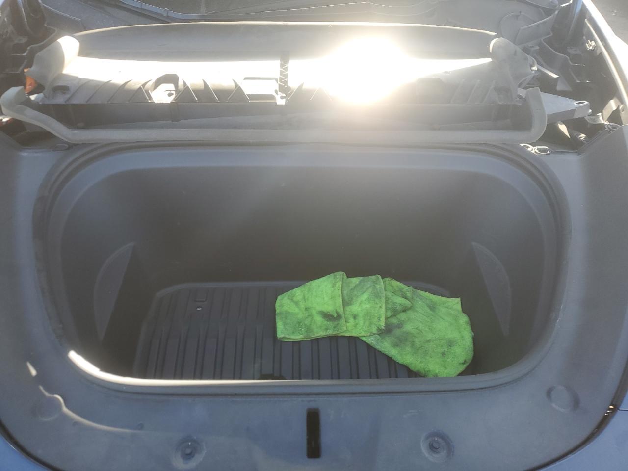 2023 TESLA MODEL Y  VIN:7SAYGDEE2PA032938