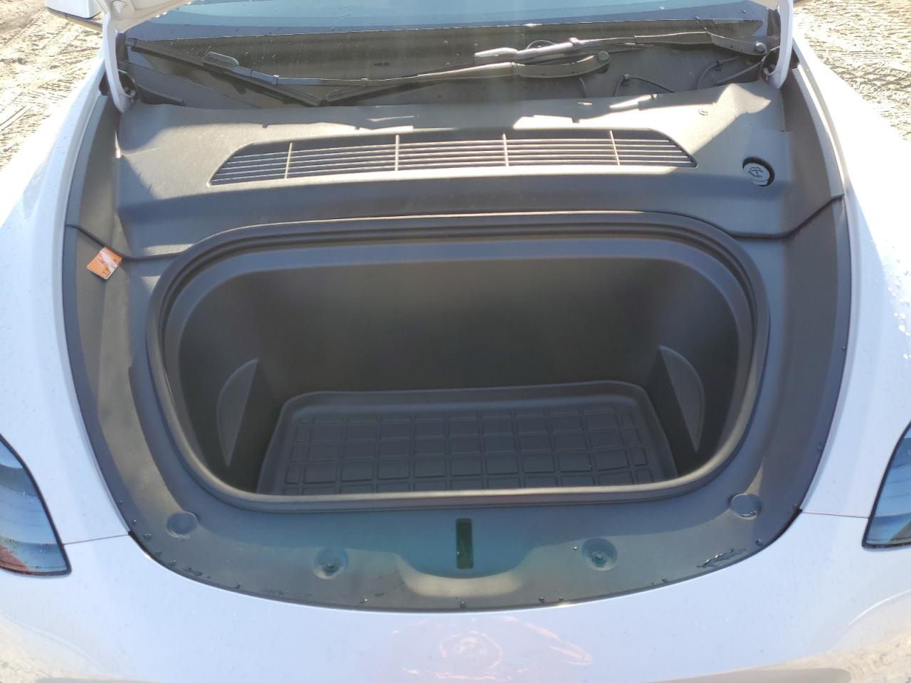2024 TESLA MODEL Y  VIN:7SAYGDED1RF169639