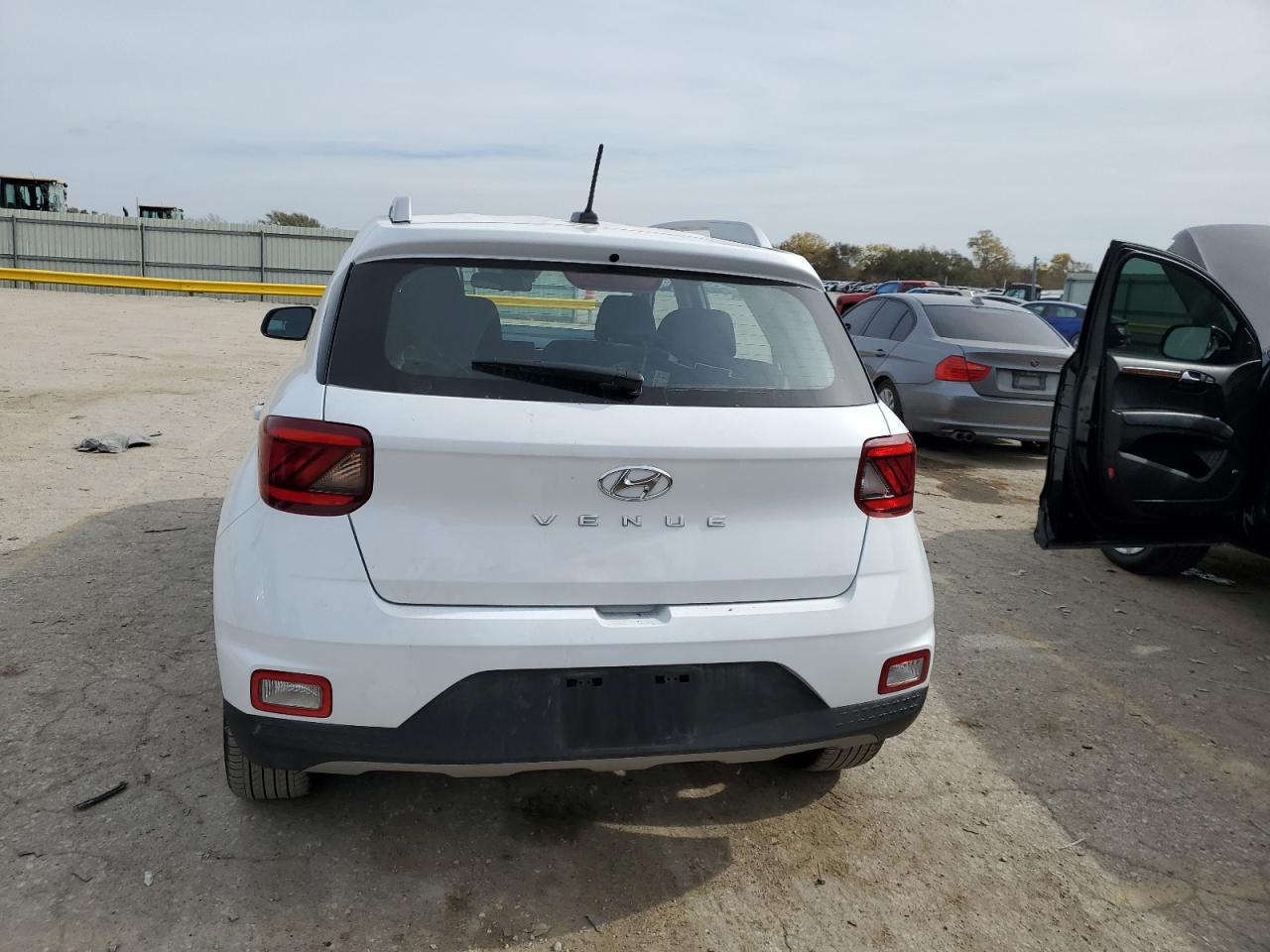 2023 HYUNDAI VENUE SEL VIN:KMHRC8A34PU217880