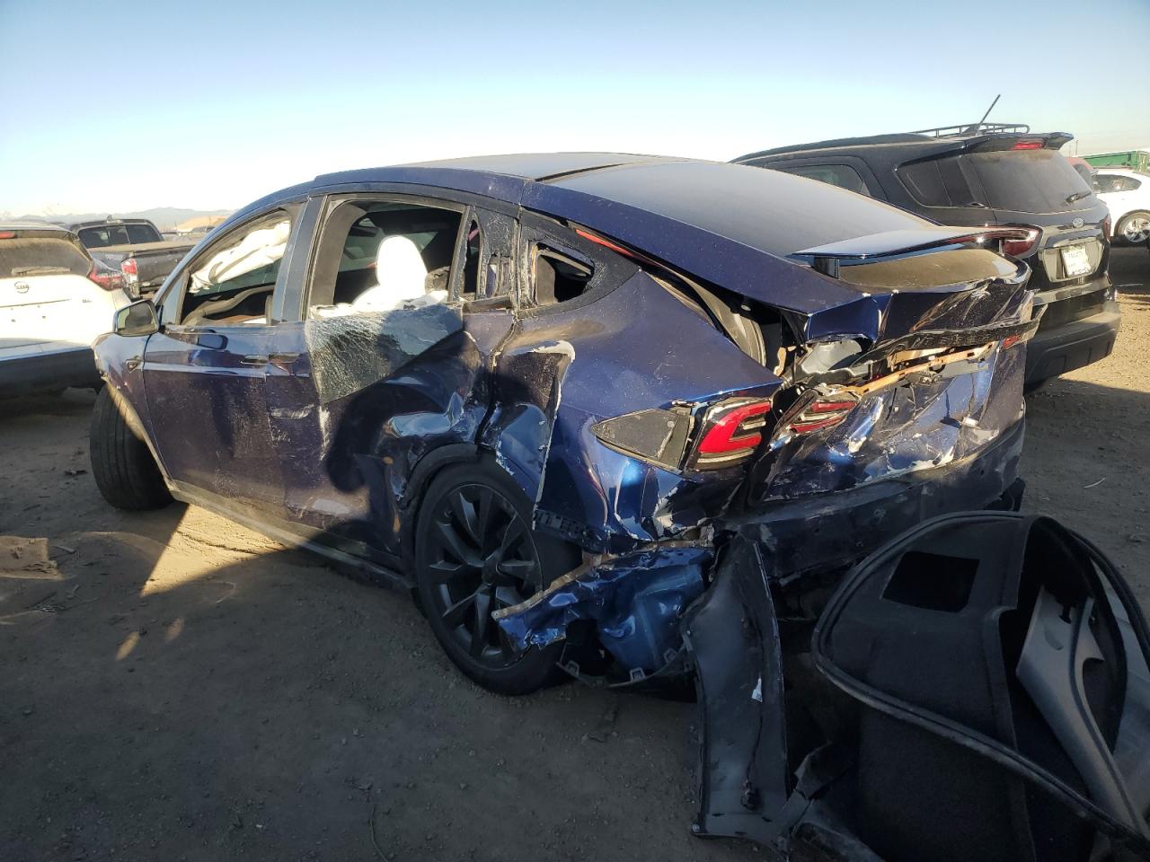 2022 TESLA MODEL X  VIN:7SAXCAE55NF359694